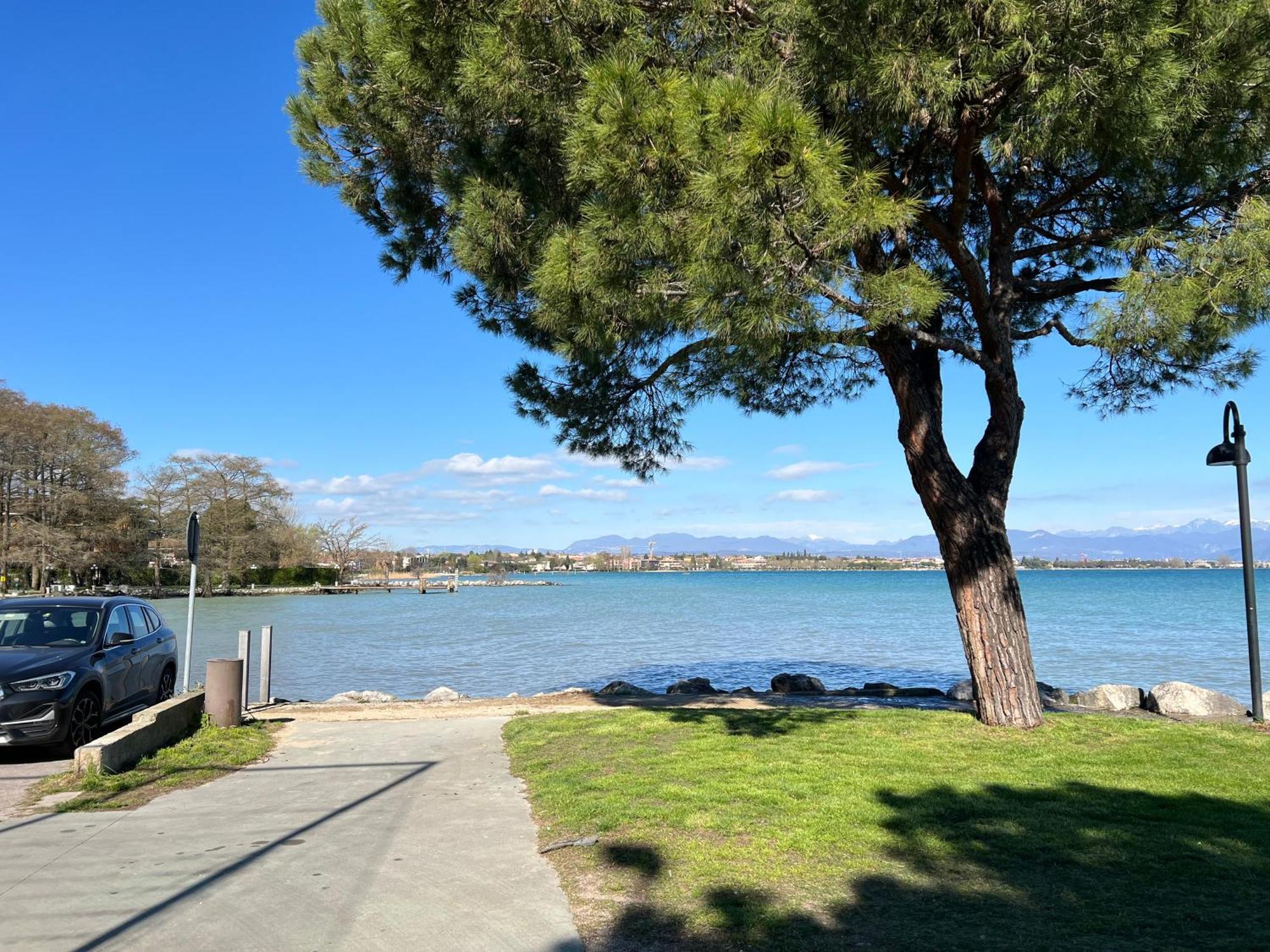 La Vela Leilighet Sirmione Eksteriør bilde